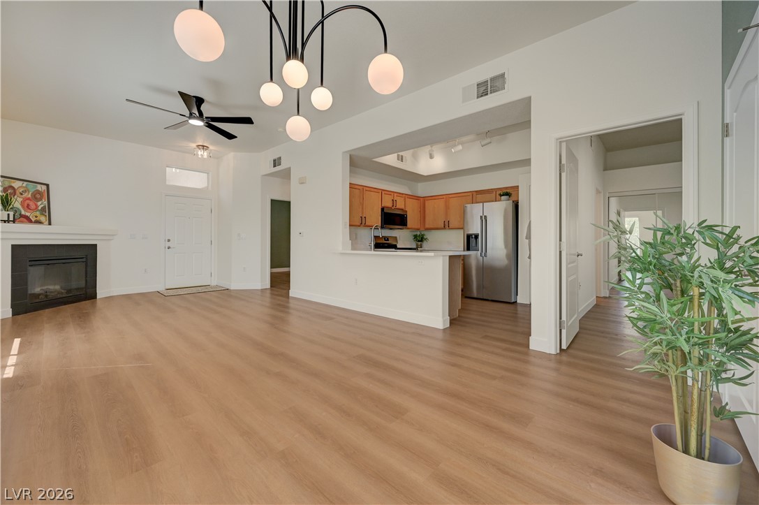 2305 West Horizon Ridge Parkway 814