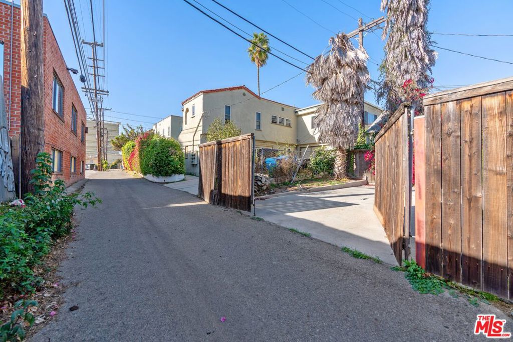1363 S Curson Avenue