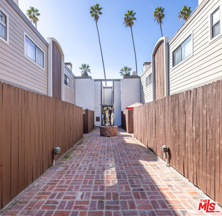 1910 Rodney Drive 5