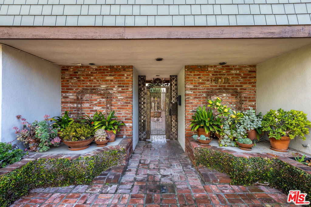 1910 Rodney Drive 5