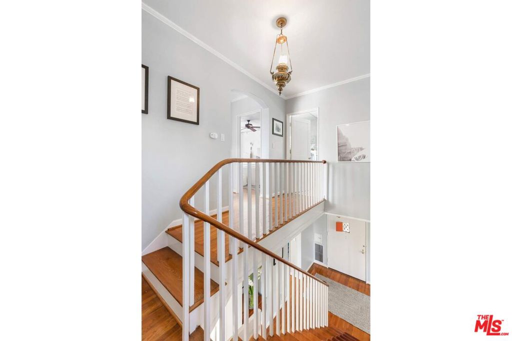 2379 Panorama Terrace