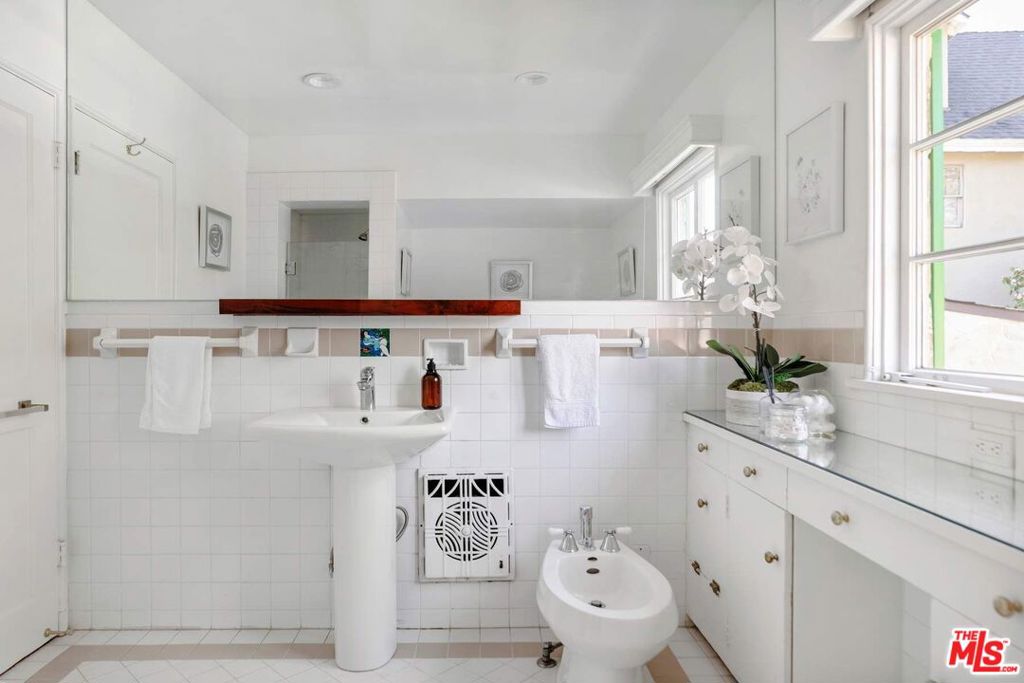 2379 Panorama Terrace