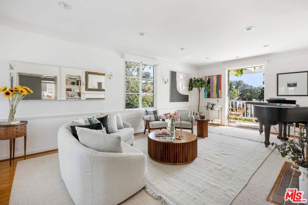 2379 Panorama Terrace