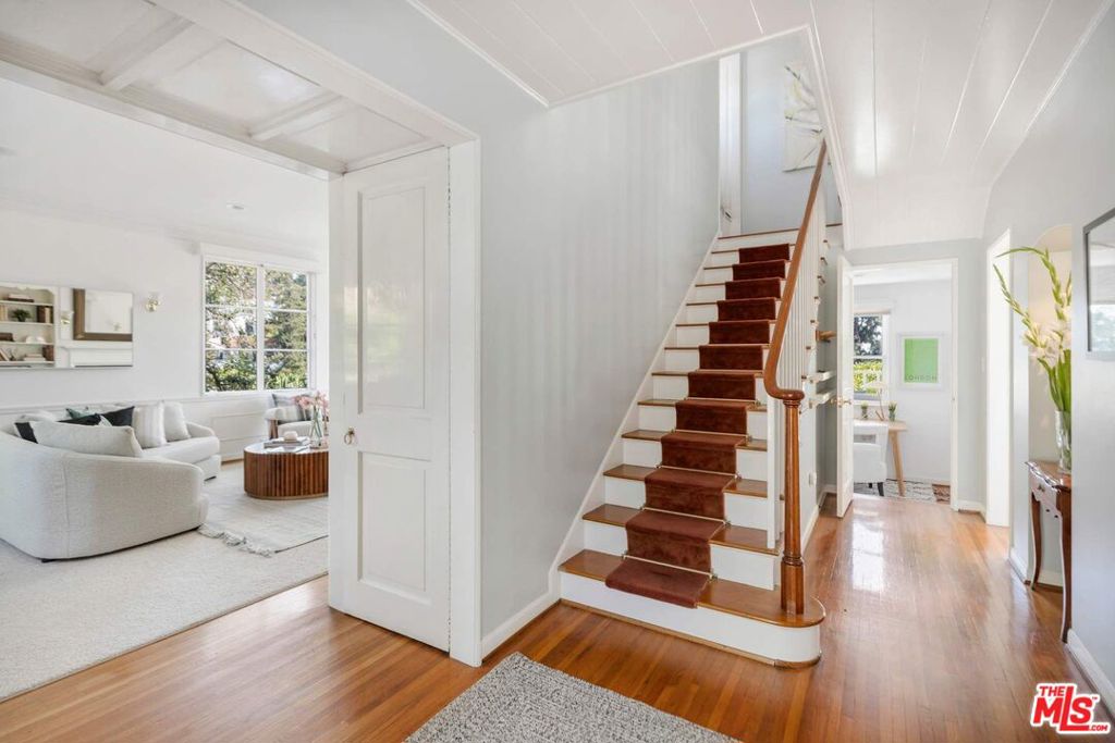 2379 Panorama Terrace