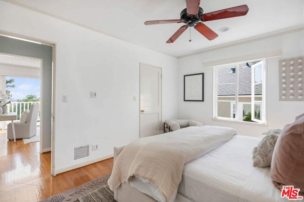 2379 Panorama Terrace