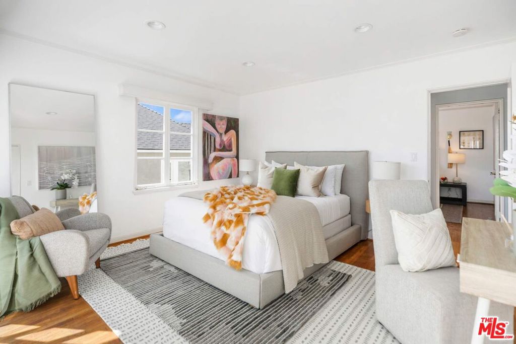 2379 Panorama Terrace