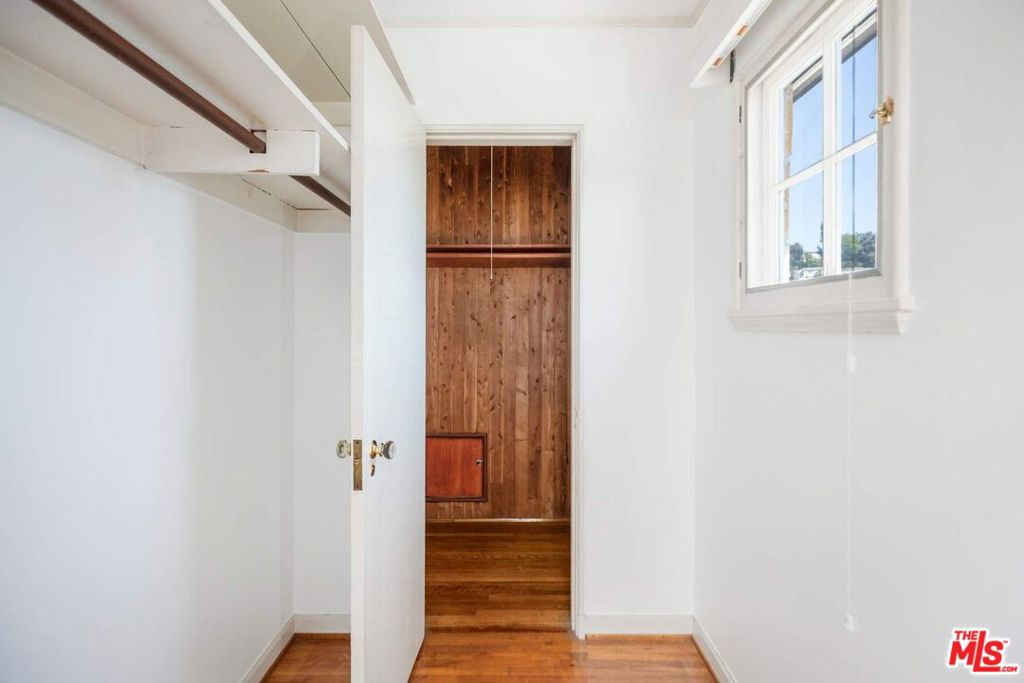 2379 Panorama Terrace