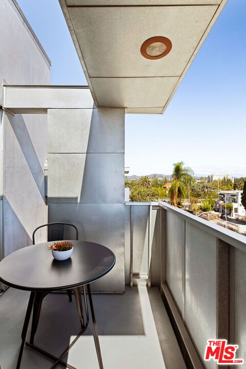 333 S Wilton Pl Unit: 2