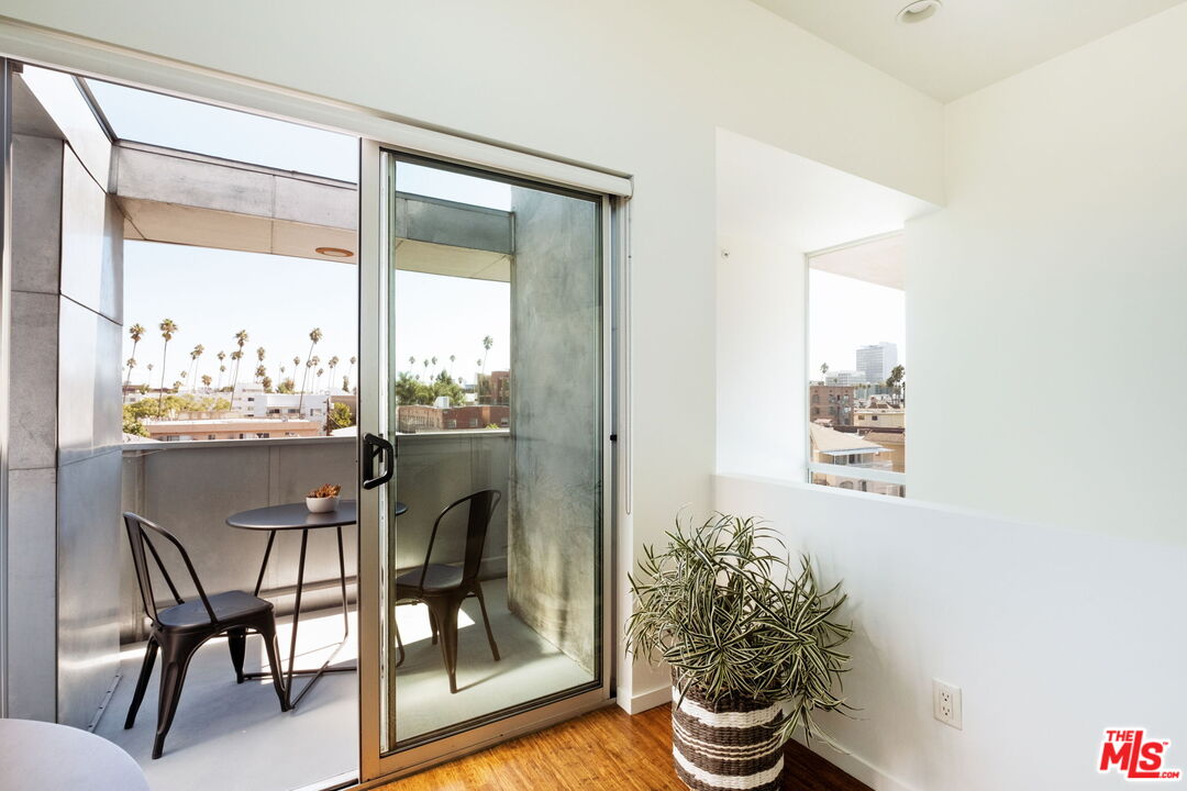 333 S Wilton Pl Unit: 2