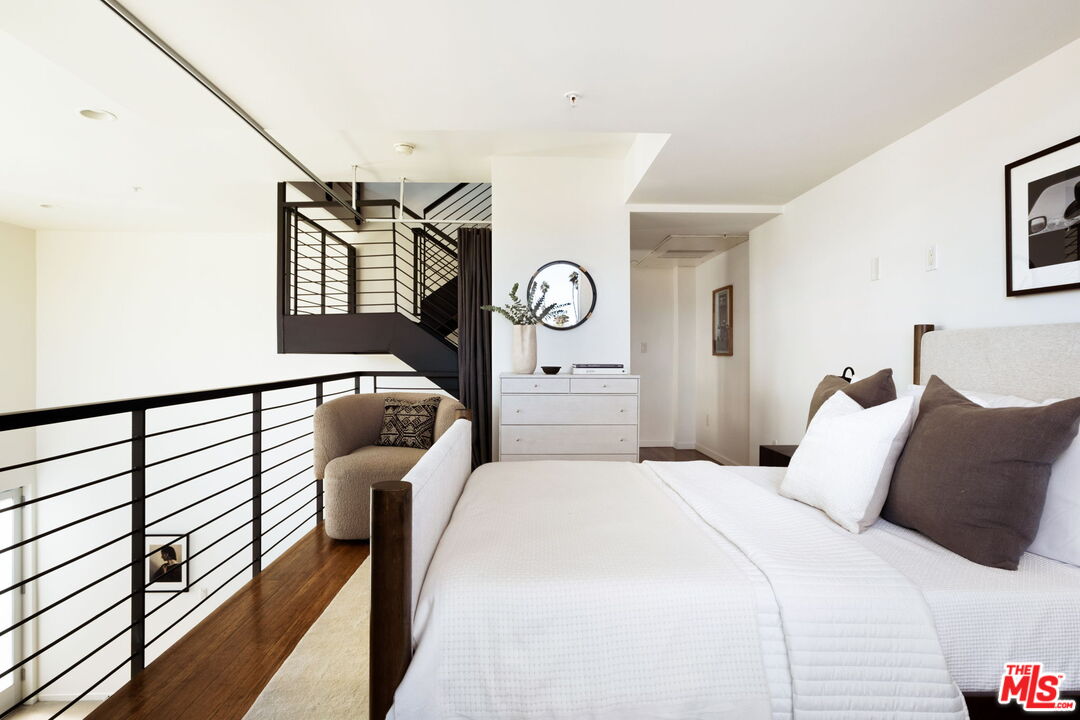 333 S Wilton Pl Unit: 2