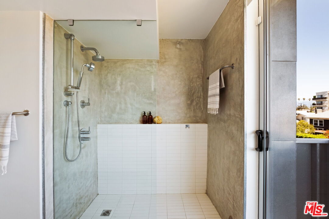 333 S Wilton Pl Unit: 2