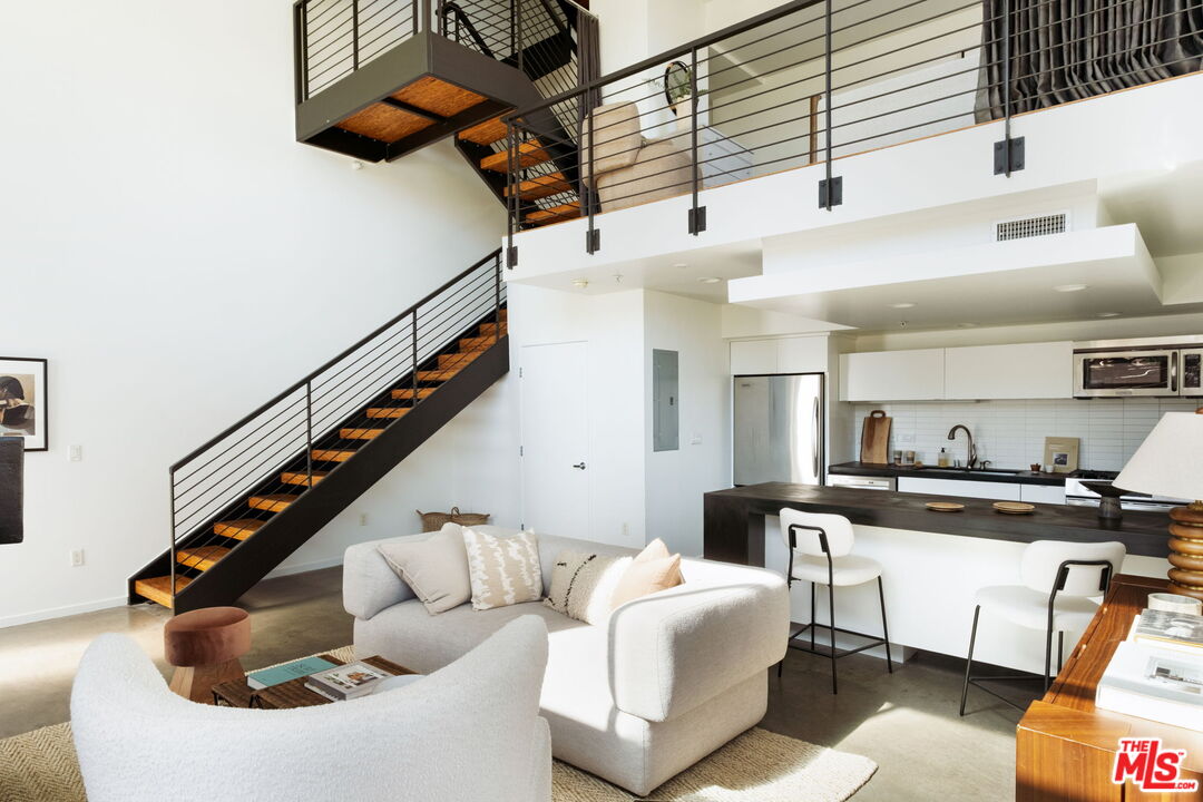 333 S Wilton Pl Unit: 2