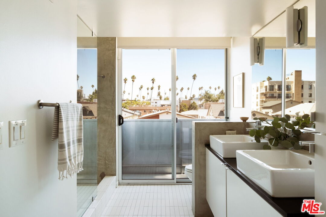 333 S Wilton Pl Unit: 2