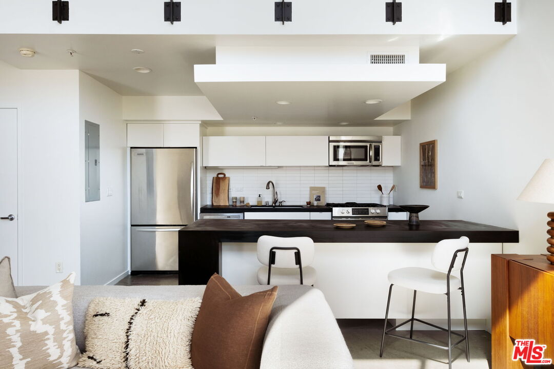 333 S Wilton Pl Unit: 2