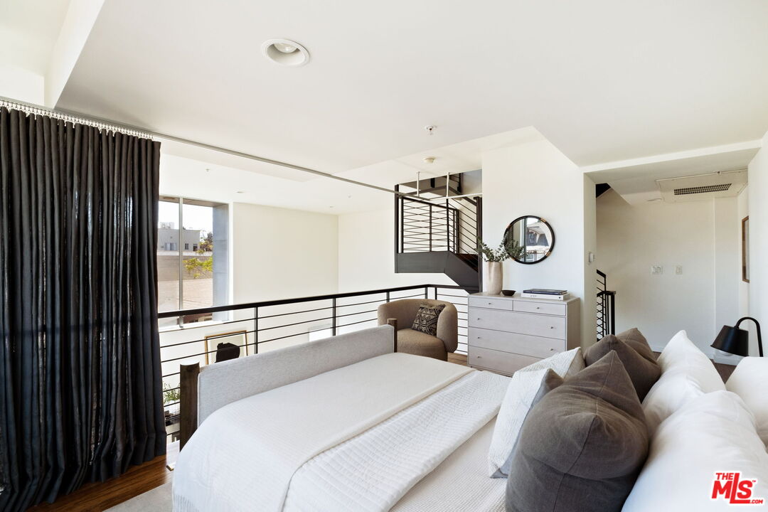 333 S Wilton Pl Unit: 2