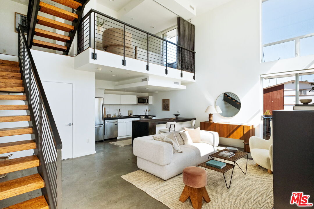 333 S Wilton Pl Unit: 2