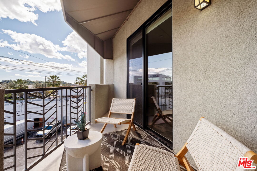 230 S Jackson St Unit: 301