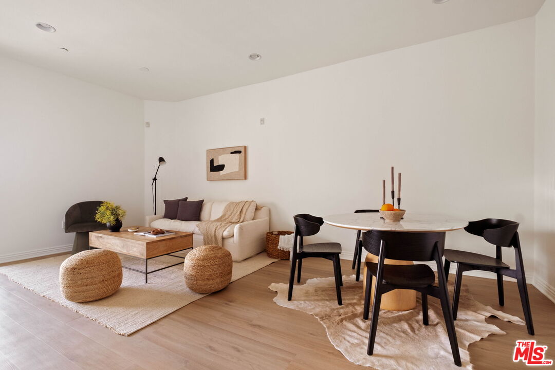 230 S Jackson St Unit: 301