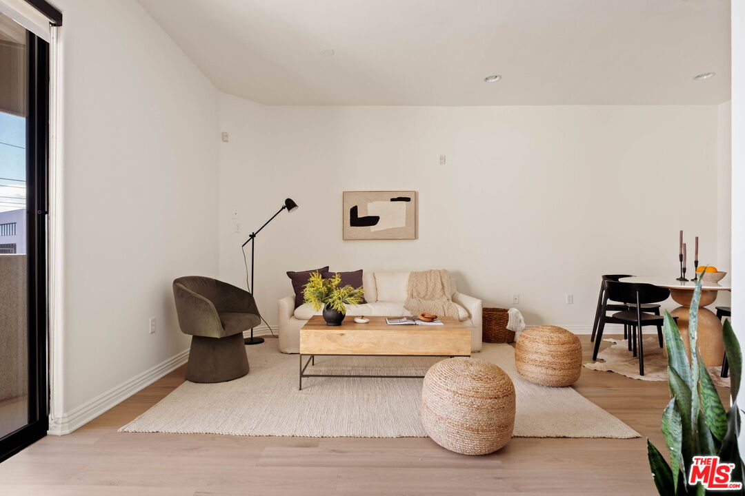 230 S Jackson St Unit: 301