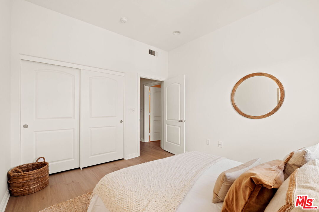 230 S Jackson St Unit: 301