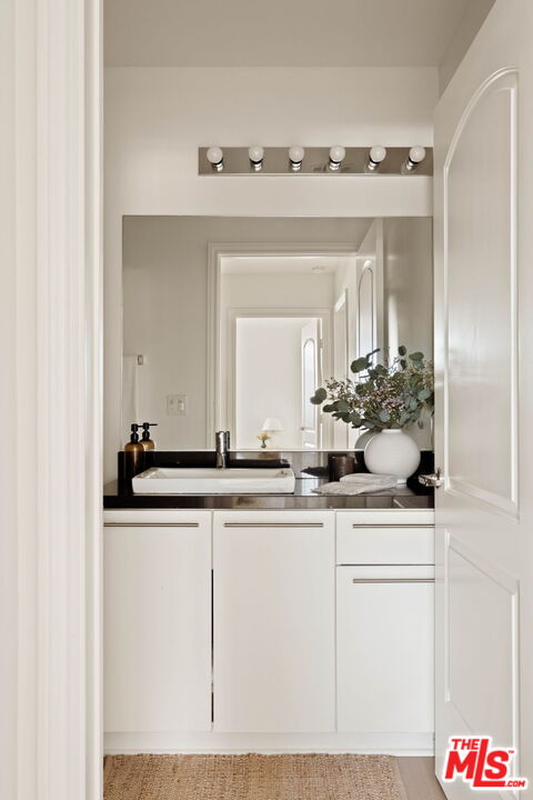 230 S Jackson St Unit: 301