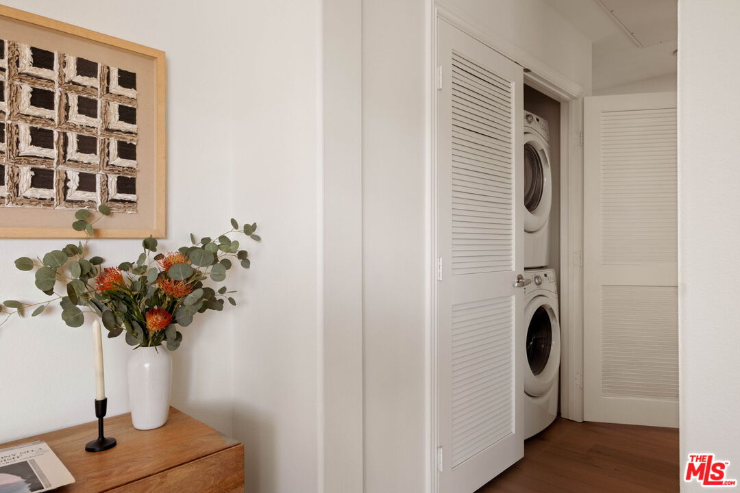 230 S Jackson St Unit: 301