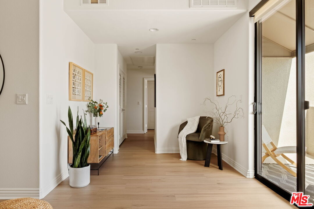 230 S Jackson St Unit: 301