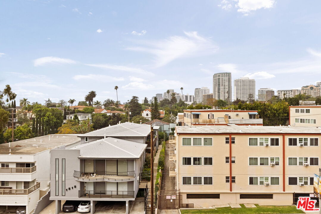 1520 S Beverly Glen Blvd Unit: 507