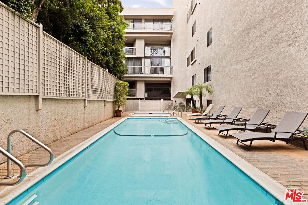 1520 S Beverly Glen Blvd Unit: 507