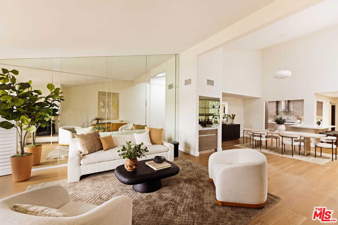 1520 S Beverly Glen Blvd Unit: 507