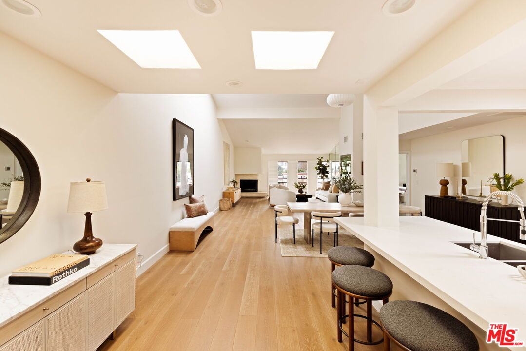 1520 S Beverly Glen Blvd Unit: 507