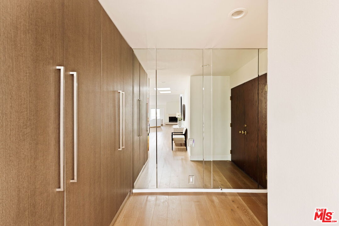 1520 S Beverly Glen Blvd Unit: 507