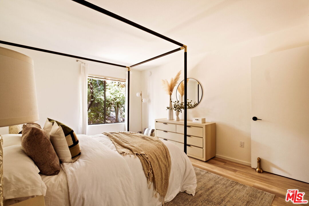 1942 Grace Ave Unit: 118