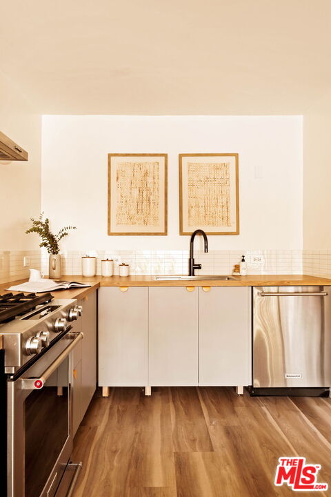 1942 Grace Ave Unit: 118