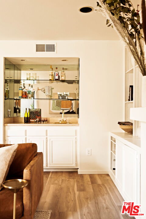 1942 Grace Ave Unit: 118