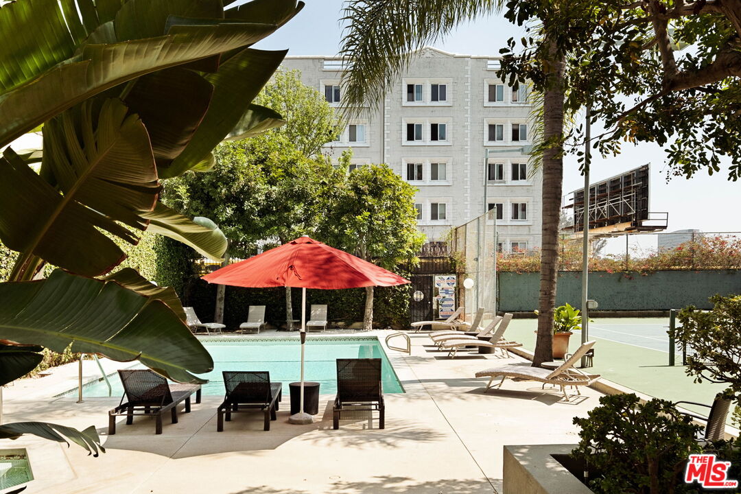 1942 Grace Ave Unit: 118