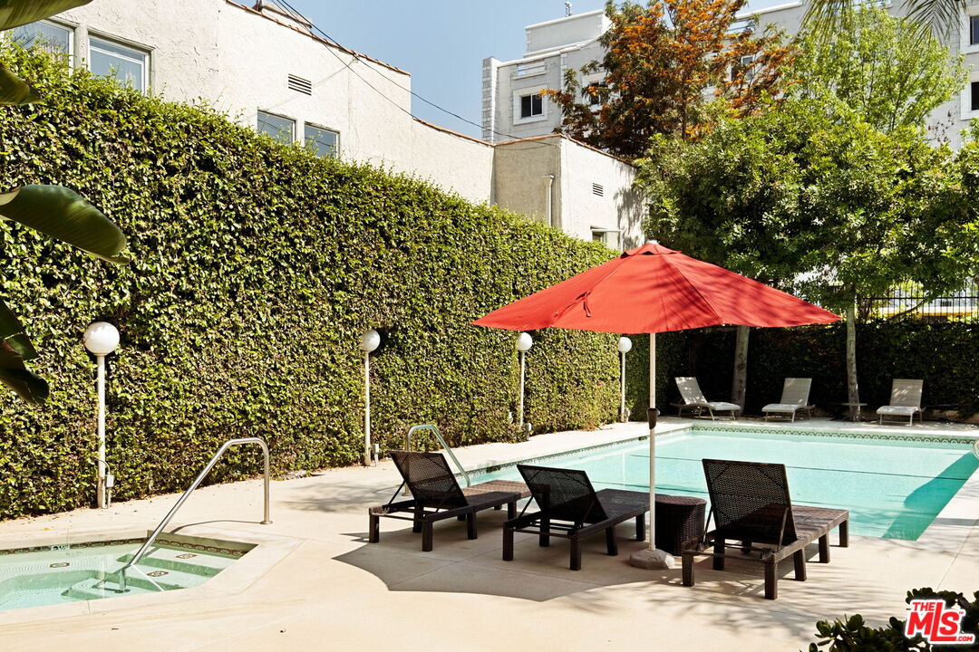 1942 Grace Ave Unit: 118