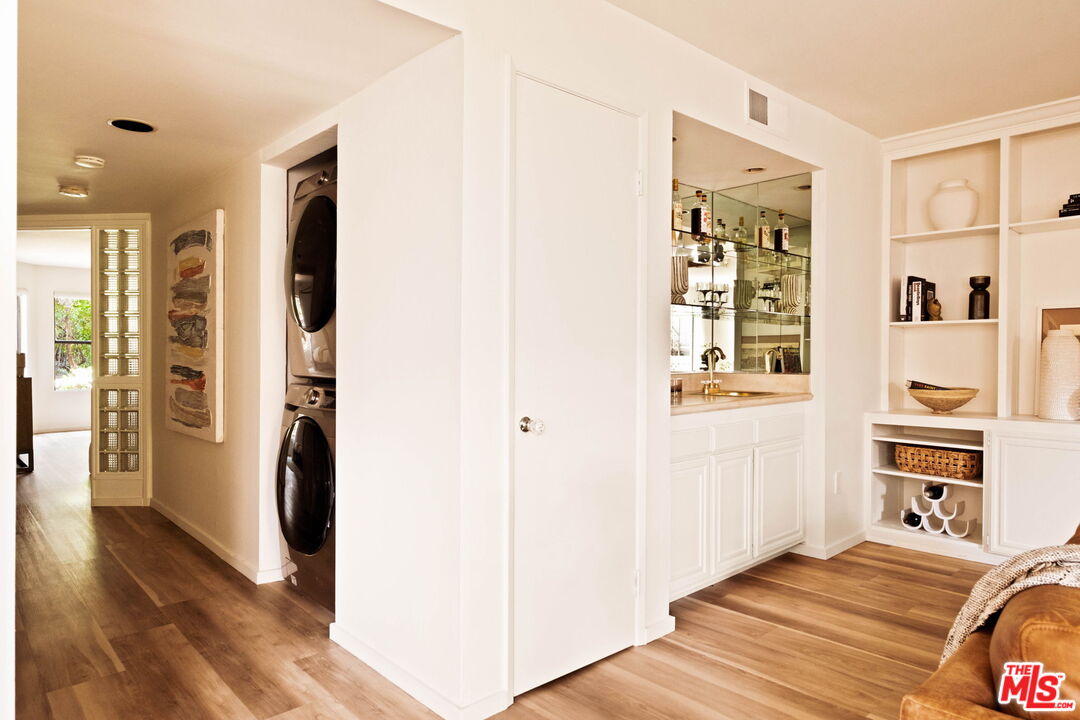 1942 Grace Ave Unit: 118