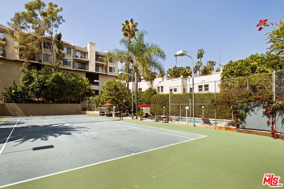 1942 Grace Ave Unit: 118