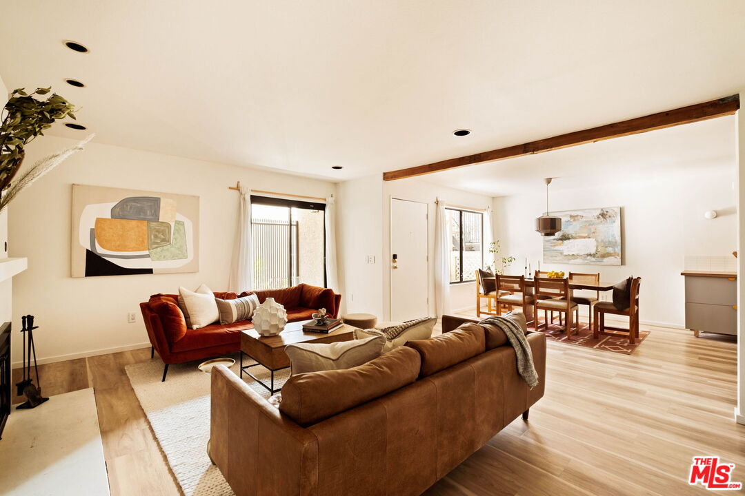 1942 Grace Ave Unit: 118