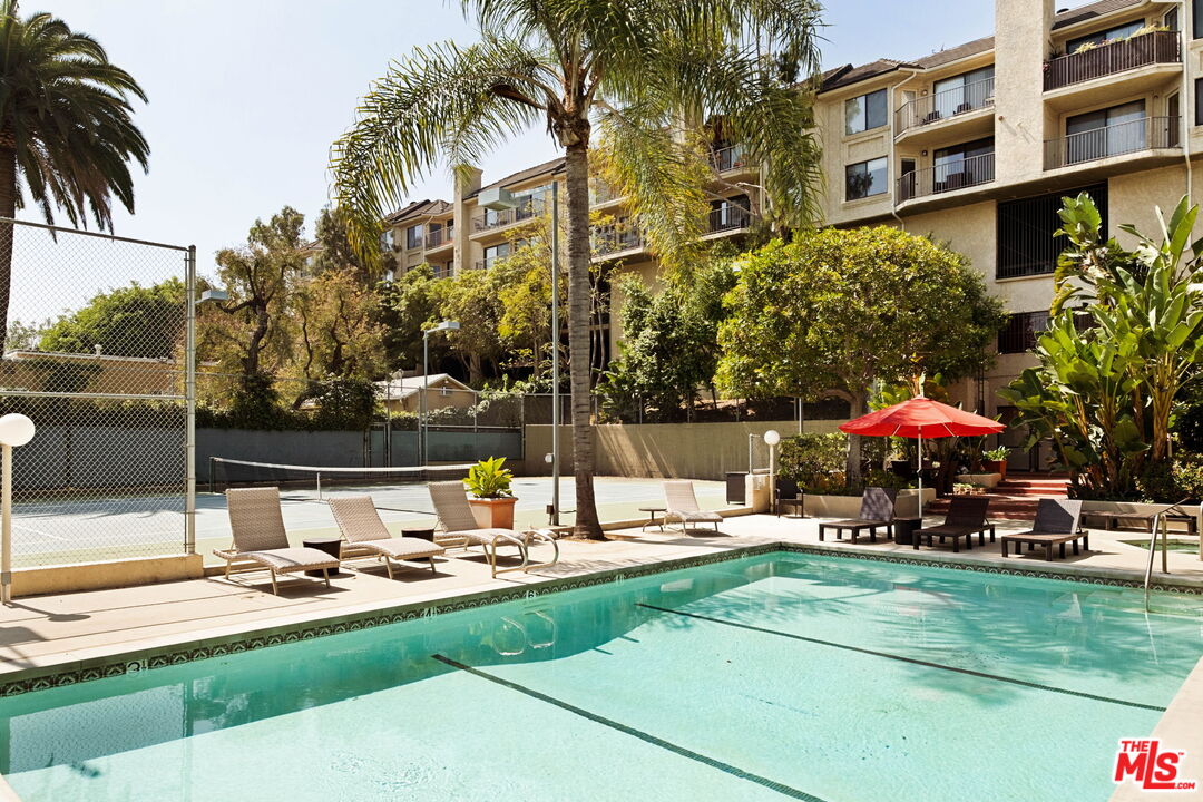 1942 Grace Ave Unit: 118