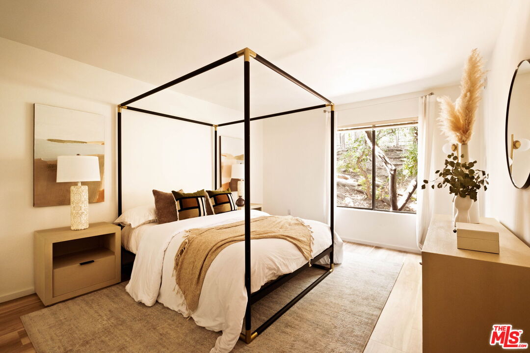 1942 Grace Ave Unit: 118