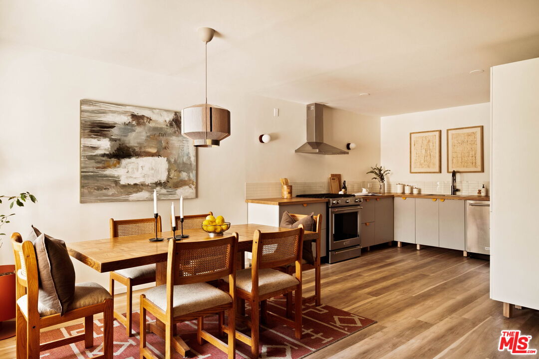 1942 Grace Ave Unit: 118