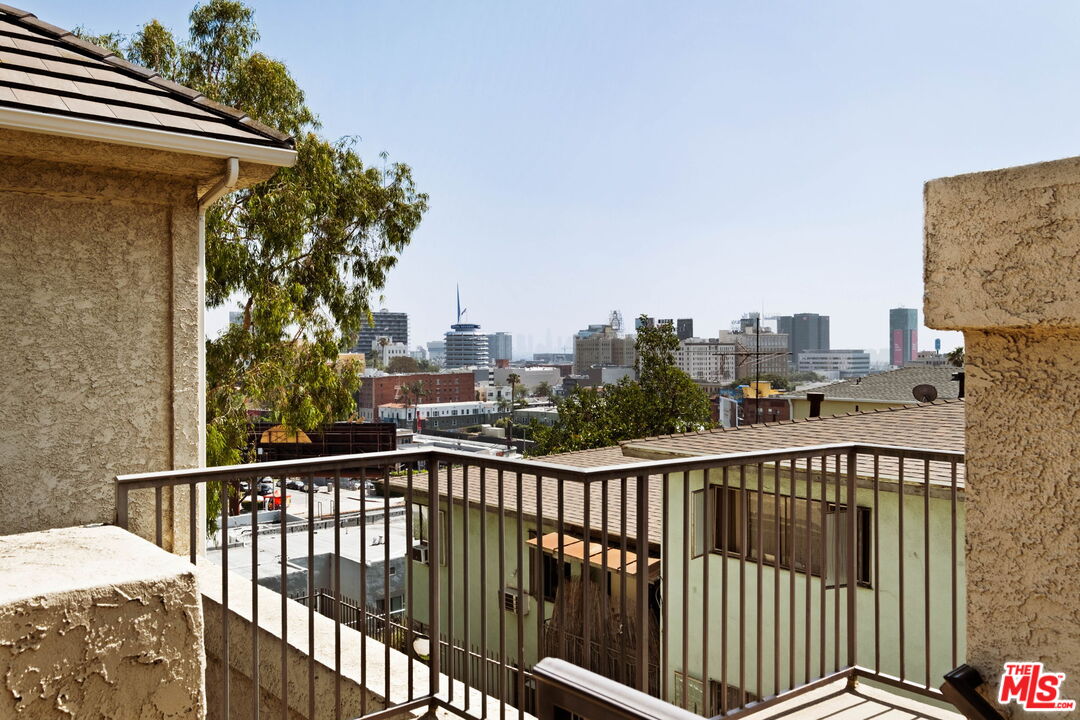 1942 Grace Ave Unit: 118