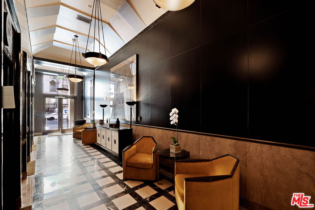 6253 Hollywood Blvd Unit: 702