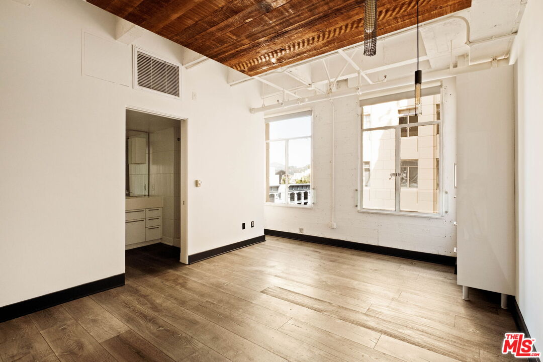 6253 Hollywood Blvd Unit: 702