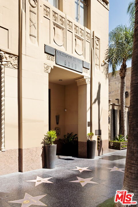 6253 Hollywood Blvd Unit: 702