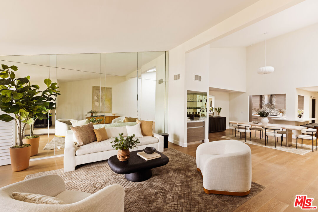 1520 S Beverly Glen Blvd Unit: 507