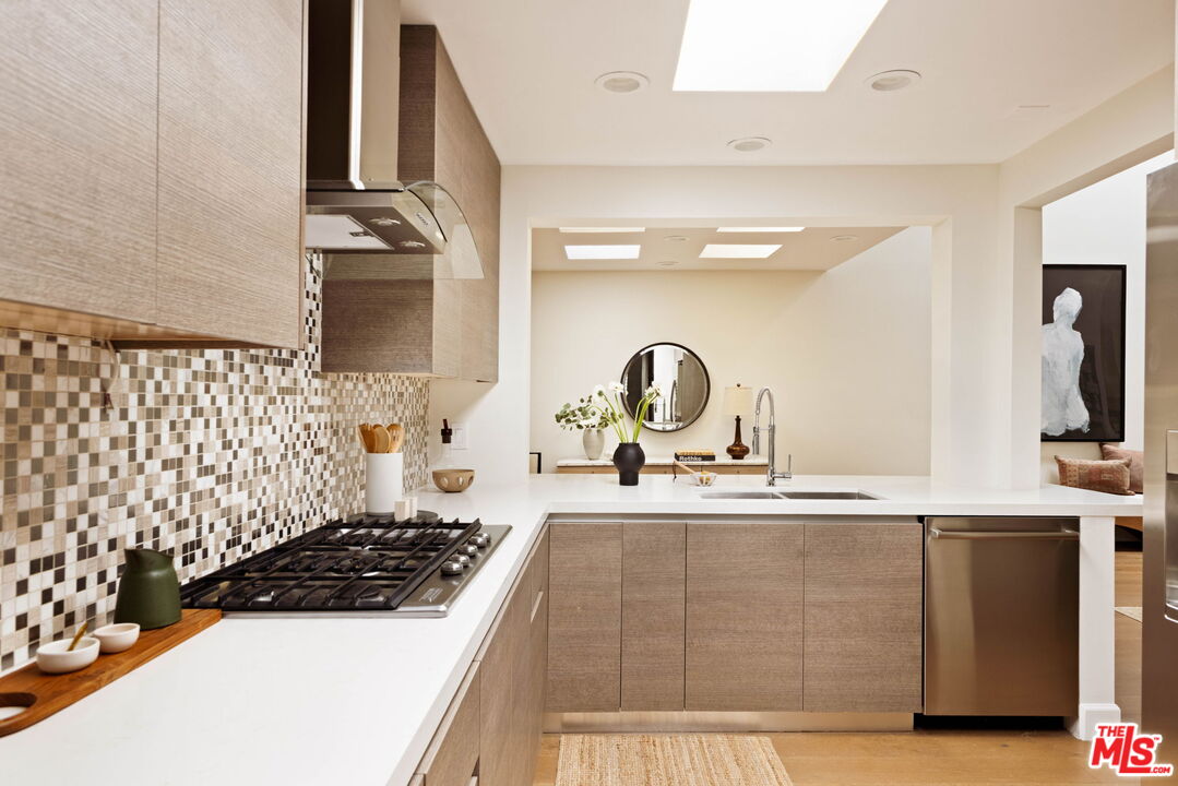 1520 S Beverly Glen Blvd Unit: 507