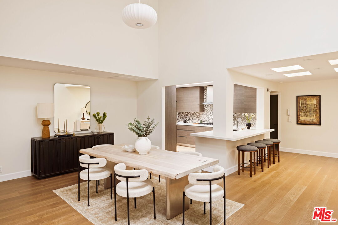 1520 S Beverly Glen Blvd Unit: 507